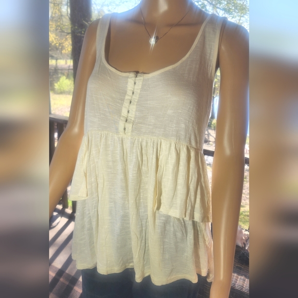 NEW NEVER WORN TOP SIZE LARGE SEE MEASUREMENTS IN PICS. - Picture 1 of 8